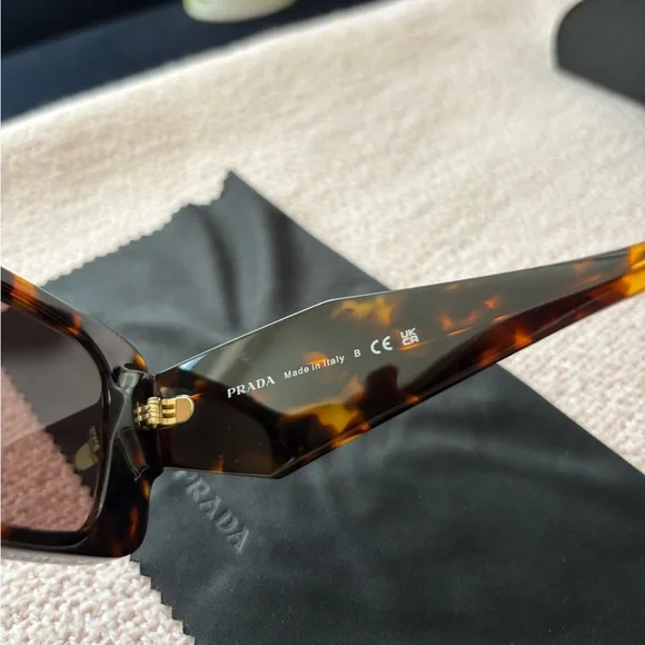 Prada Sunglasses - Picture 5 of 7